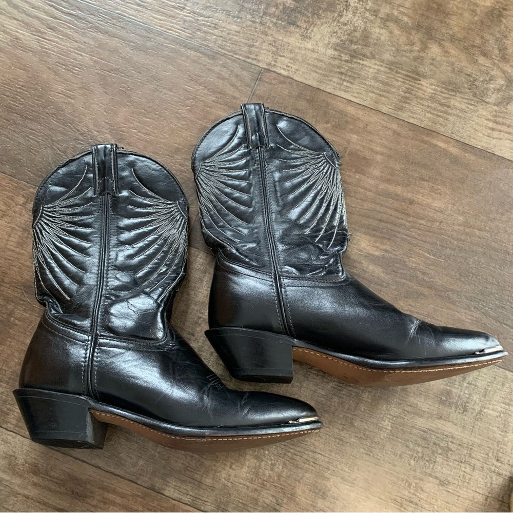 Laredo black cowboy boots white embroidery and silver toe edge